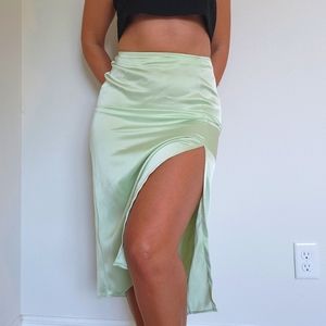 Abercombie mint faux silk small skirt with thigh high slit